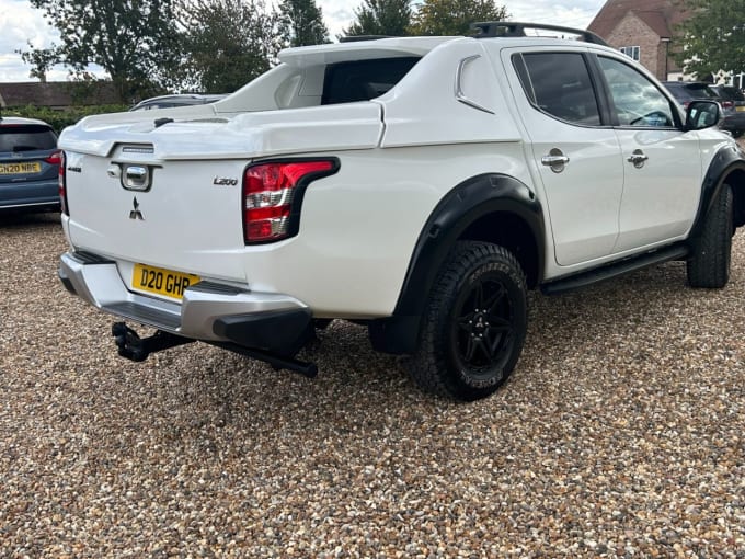 2025 Mitsubishi L200
