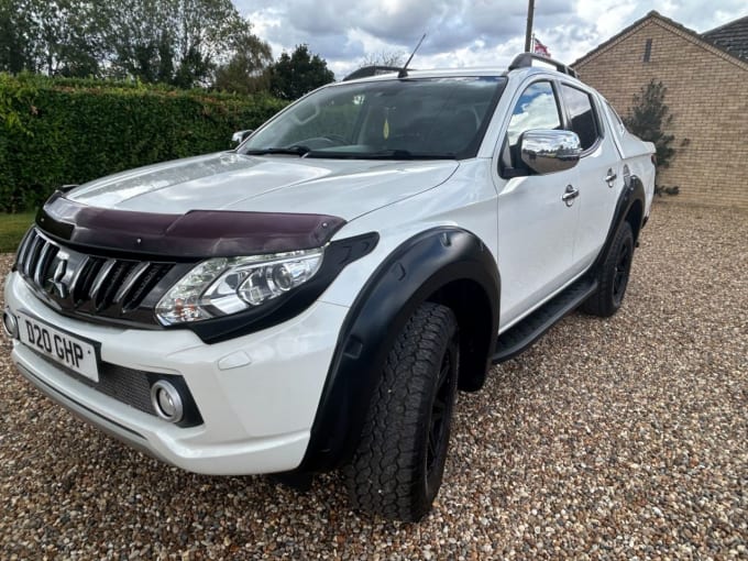 2025 Mitsubishi L200