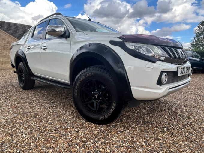 2025 Mitsubishi L200