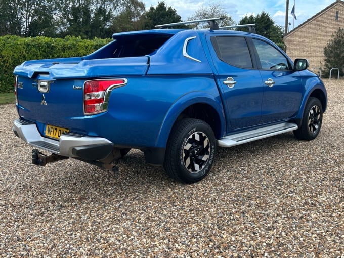 2025 Mitsubishi L200