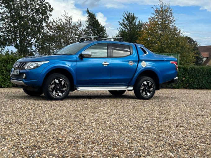 2025 Mitsubishi L200