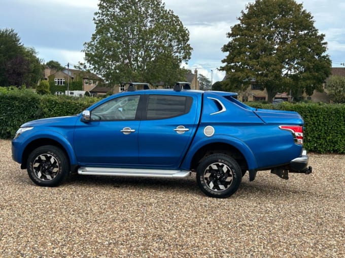 2025 Mitsubishi L200