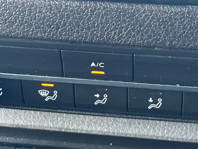 2025 Peugeot Expert