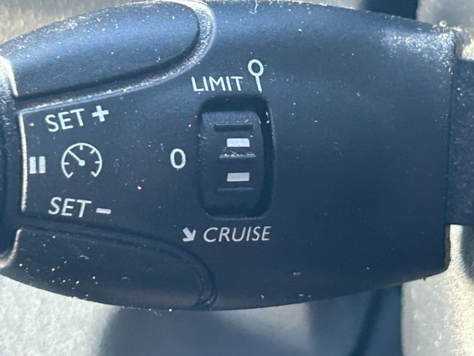 2025 Peugeot Expert