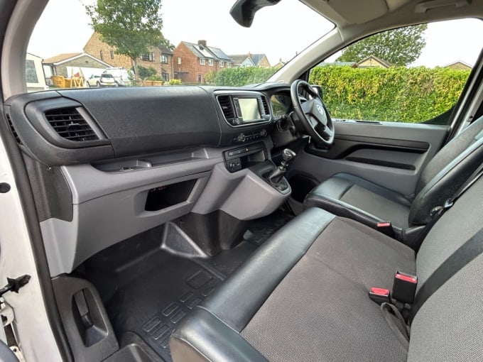 2025 Vauxhall Vivaro