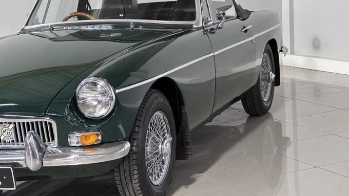 1996 Mg Mgb