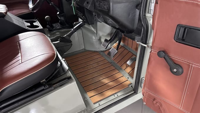 1986 Land Rover 127