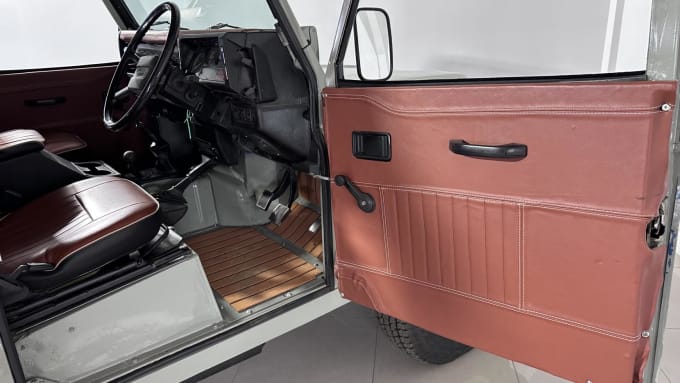1986 Land Rover 127