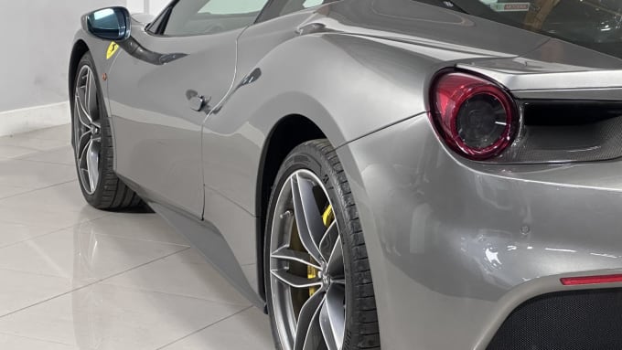 2016 Ferrari 488