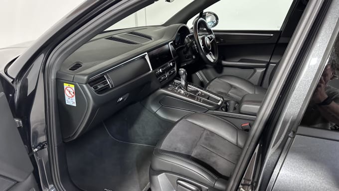 2020 Porsche Macan