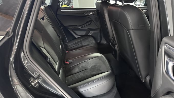 2020 Porsche Macan