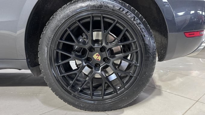 2020 Porsche Macan