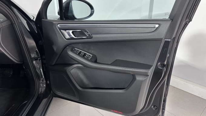 2020 Porsche Macan
