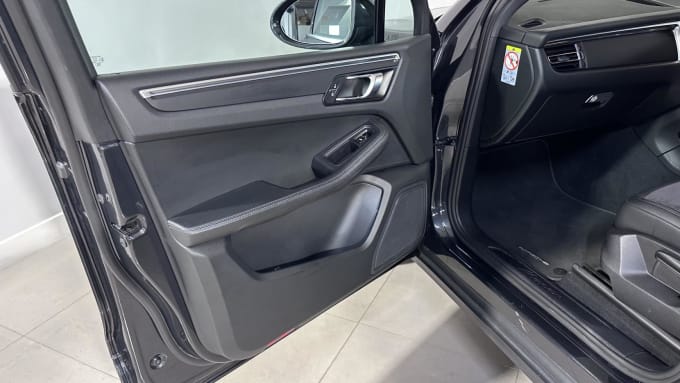 2020 Porsche Macan