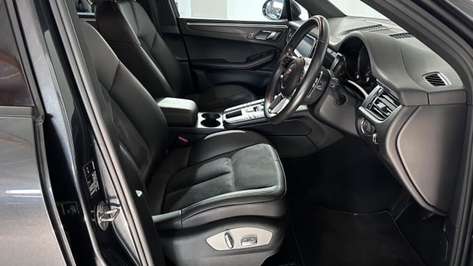2020 Porsche Macan