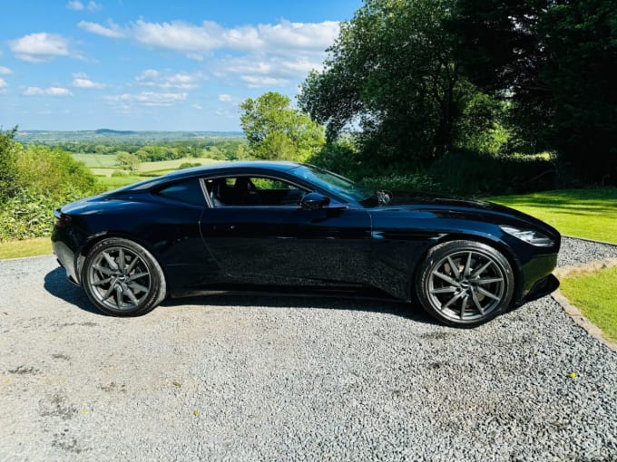 2025 Aston Martin Db11