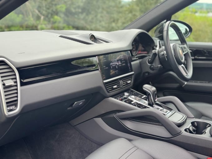 2025 Porsche Cayenne