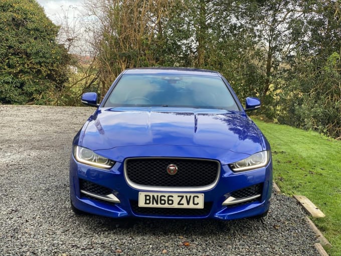 2025 Jaguar Xe