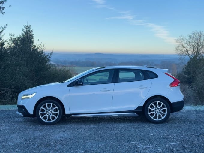 2016 Volvo V40