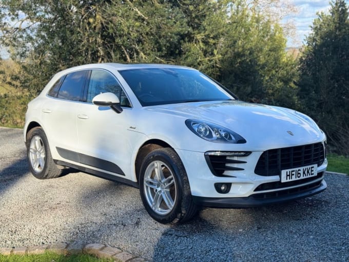 2025 Porsche Macan