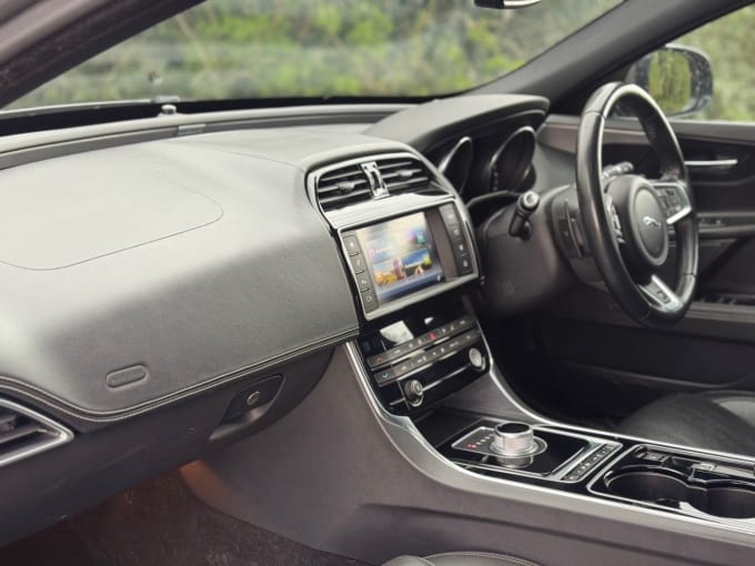 2025 Jaguar Xe