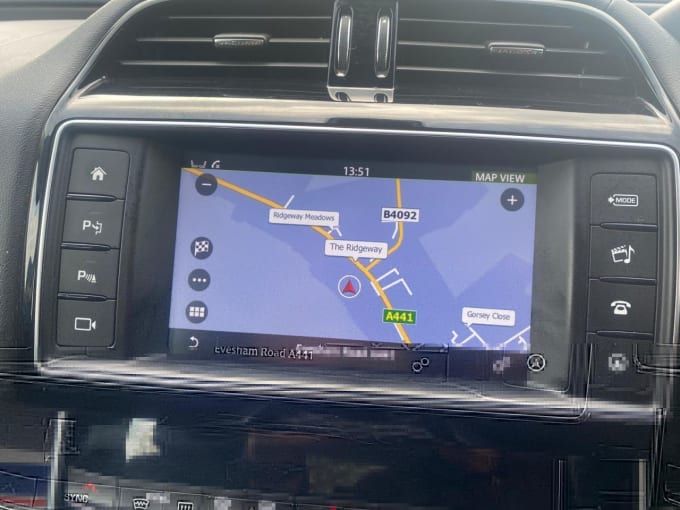 2025 Jaguar Xe