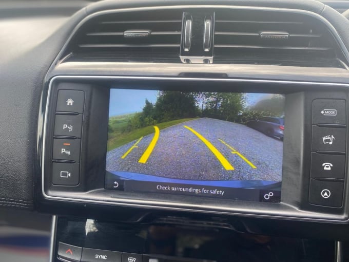 2025 Jaguar Xe