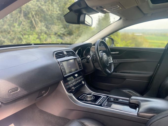 2025 Jaguar Xe