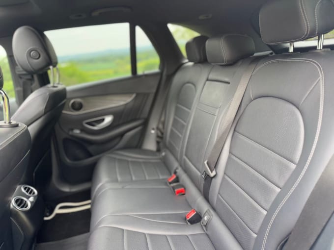 2025 Mercedes-benz Glc
