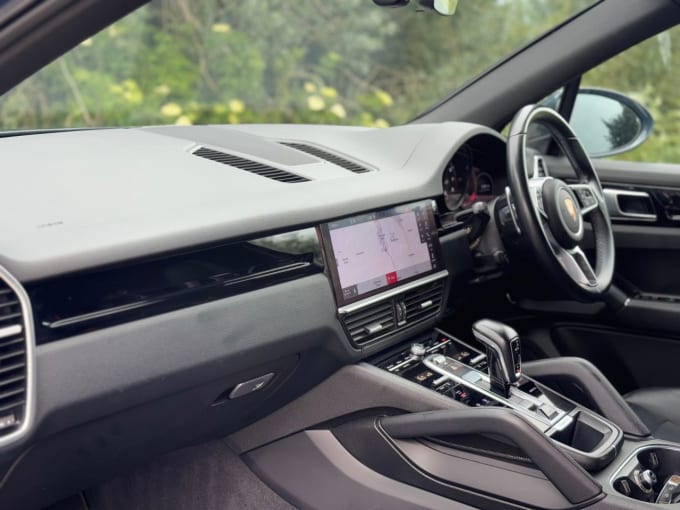 2025 Porsche Cayenne