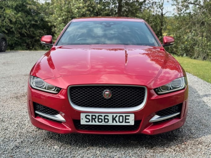 2025 Jaguar Xe