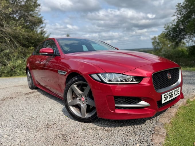 2025 Jaguar Xe