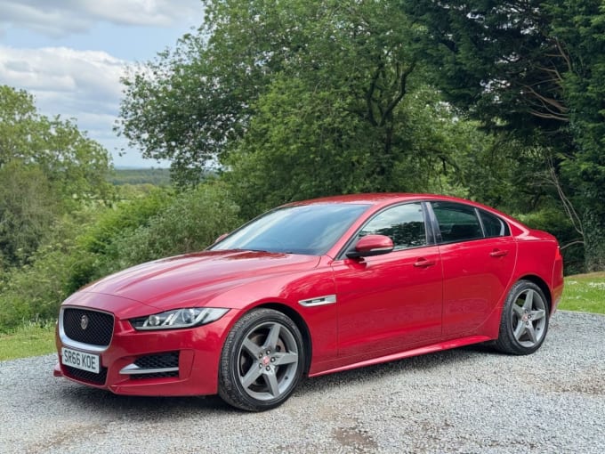 2025 Jaguar Xe