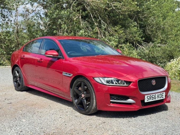 2025 Jaguar Xe
