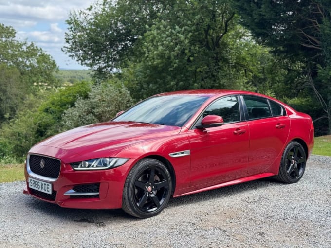 2025 Jaguar Xe