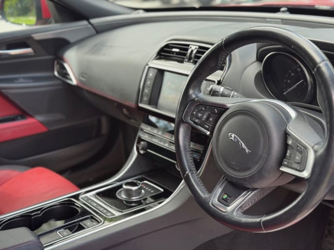2025 Jaguar Xe