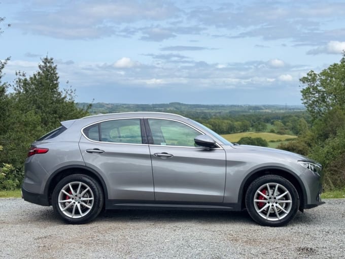 2025 Alfa Romeo Stelvio