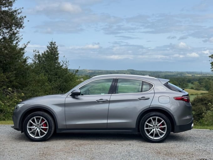 2025 Alfa Romeo Stelvio