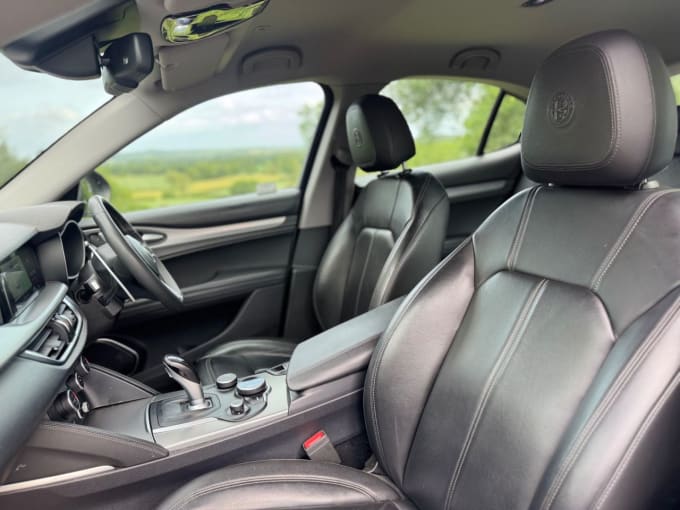 2025 Alfa Romeo Stelvio