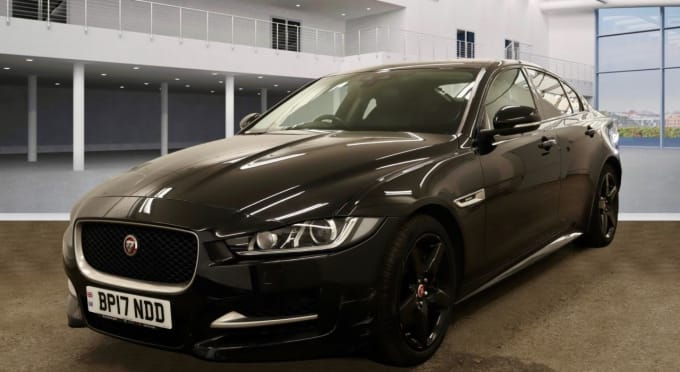2025 Jaguar Xe