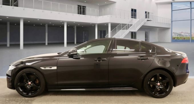 2025 Jaguar Xe
