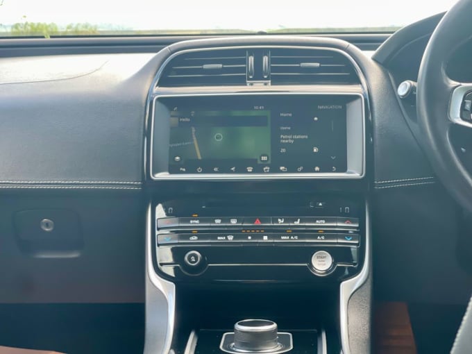 2025 Jaguar Xe