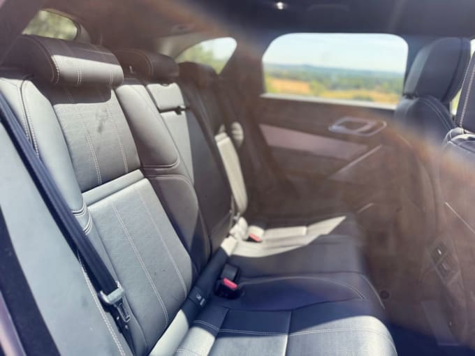 2025 Land Rover Range Rover Velar