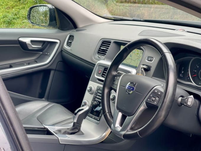 2025 Volvo V60 Cross Country