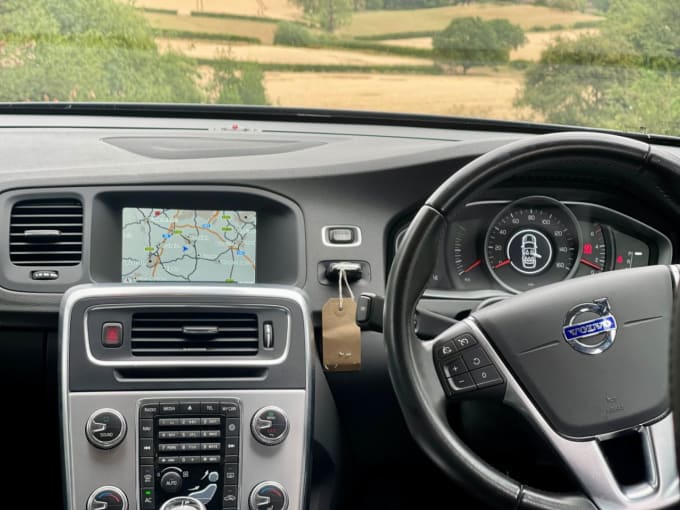 2025 Volvo V60 Cross Country