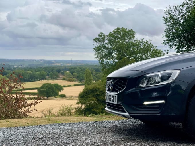 2025 Volvo V60 Cross Country