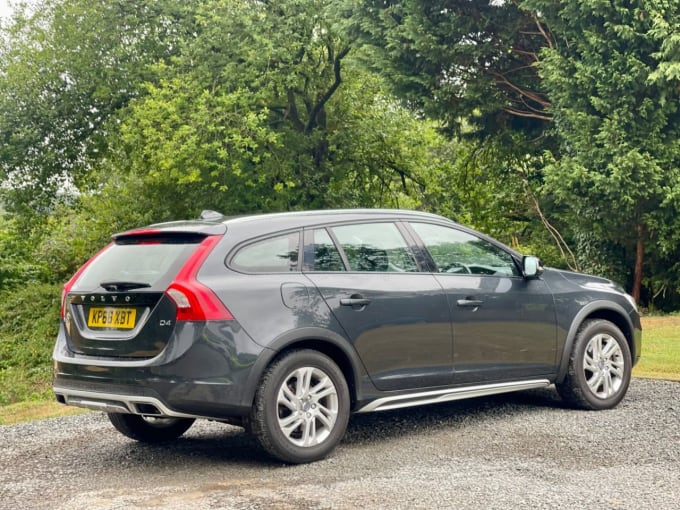2025 Volvo V60 Cross Country