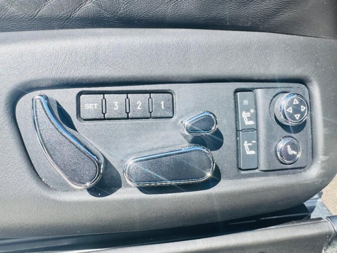 2025 Bentley Continental