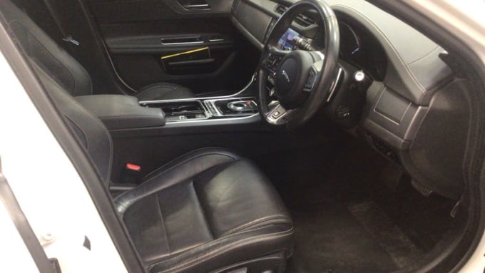 2025 Jaguar Xf