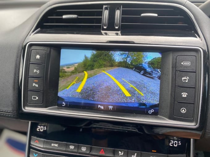 2025 Jaguar Xe